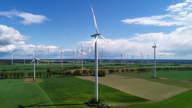 Wind turbine giant Siemens Gamesa lays out plan to drive down cost of 'green' hydrogen